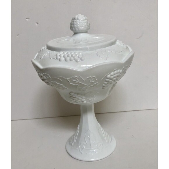 PEDESTAL CANDY DISH MIL GLASS BOWL COVERED GRAPE PATTERN 10" - Picture 2 of 11